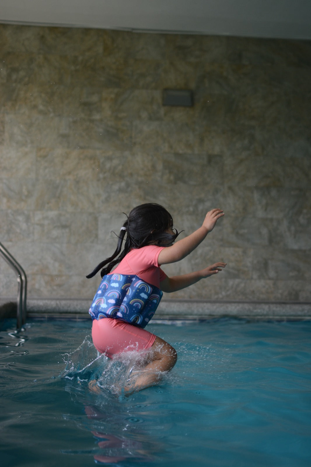 🌈 Traje de baño flotador - Arcoíris 🌈