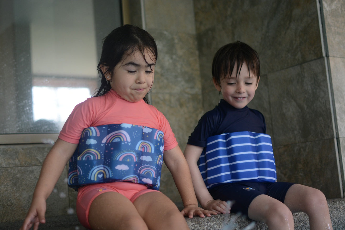 🌈 Traje de baño flotador - Arcoíris 🌈